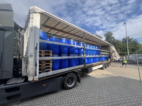 220l blaue fässer enthält - fässer, (enthält